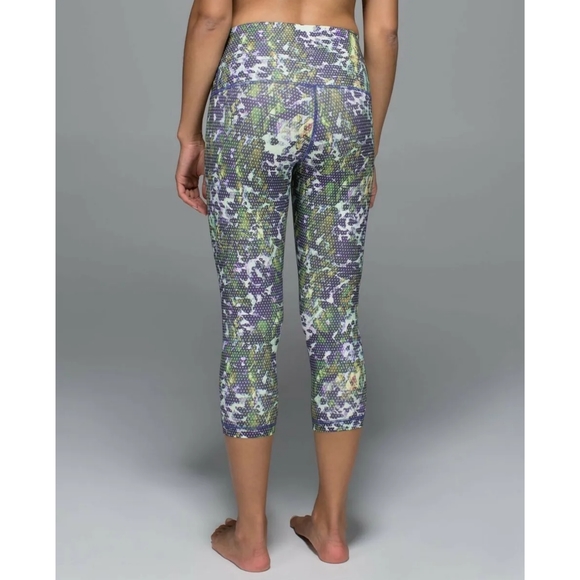 Lululemon Wunder Under Crop II Roll Down Floral Sport White Multi - Picture 3 of 13
